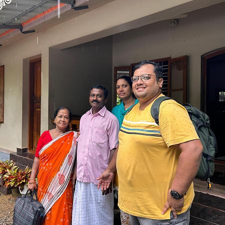 Munroe Vision Panakkattu Homestay Mundrothuruth Exteriör bild