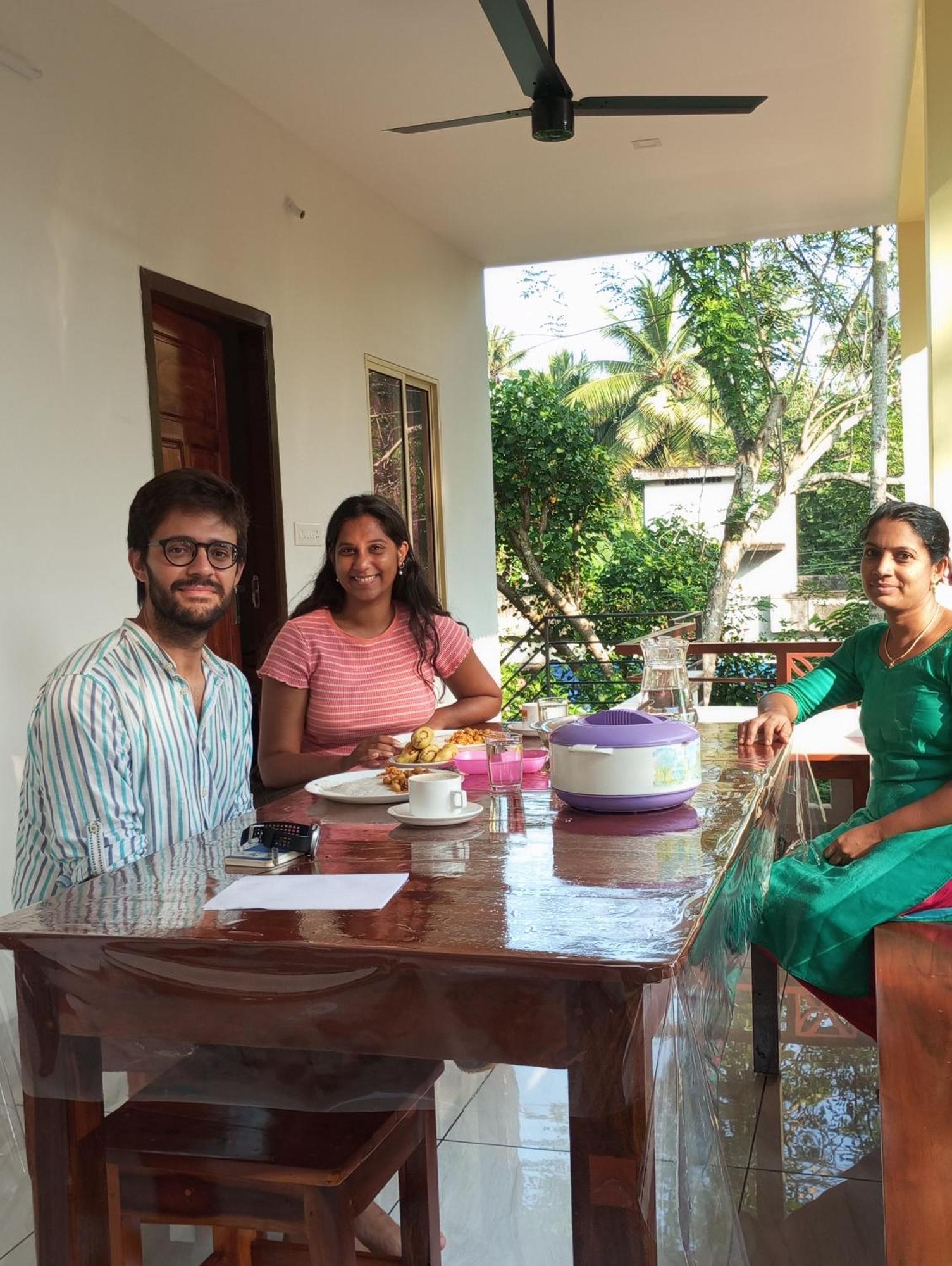 Munroe Vision Panakkattu Homestay Mundrothuruth Exteriör bild