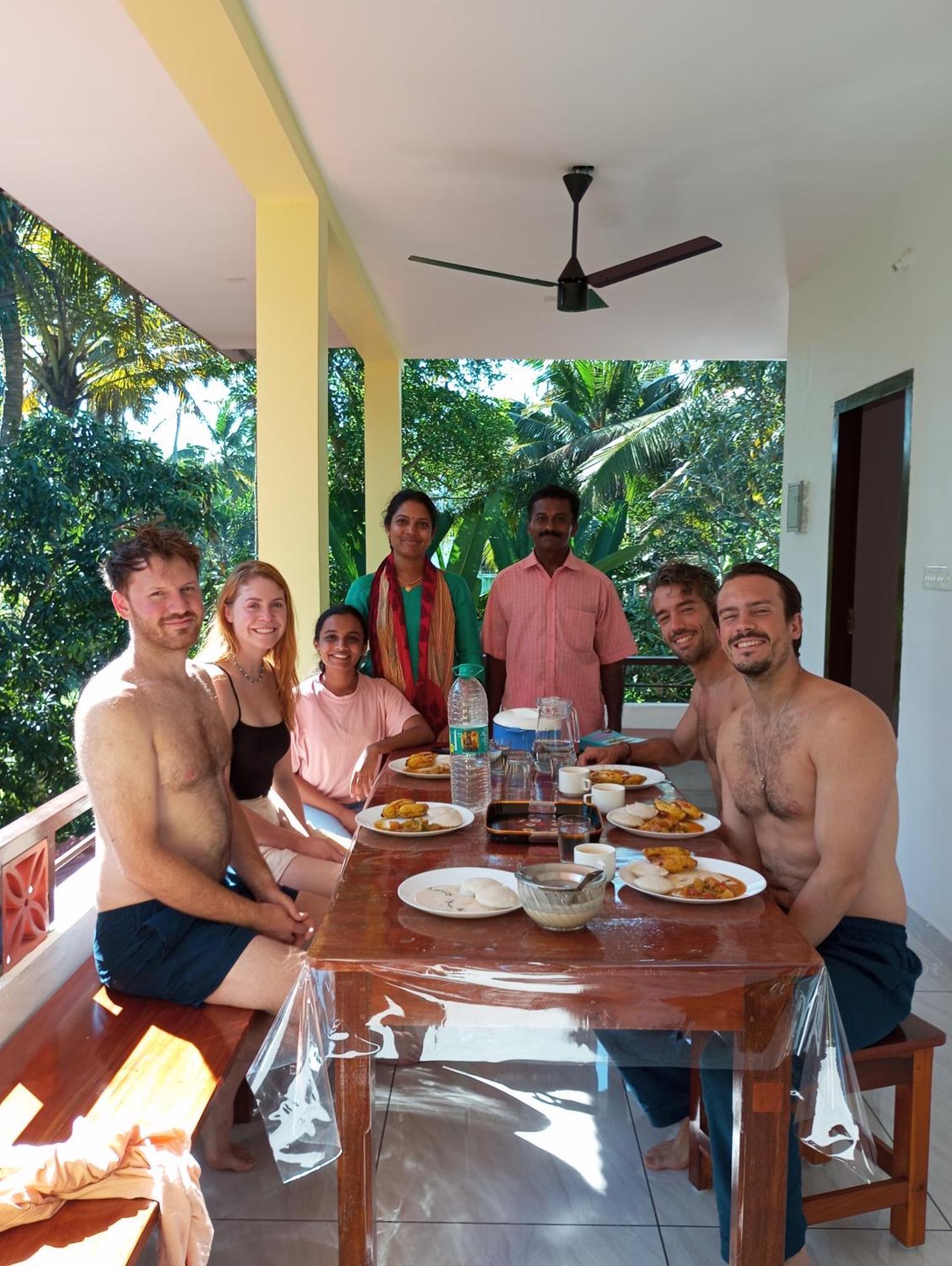 Munroe Vision Panakkattu Homestay Mundrothuruth Exteriör bild