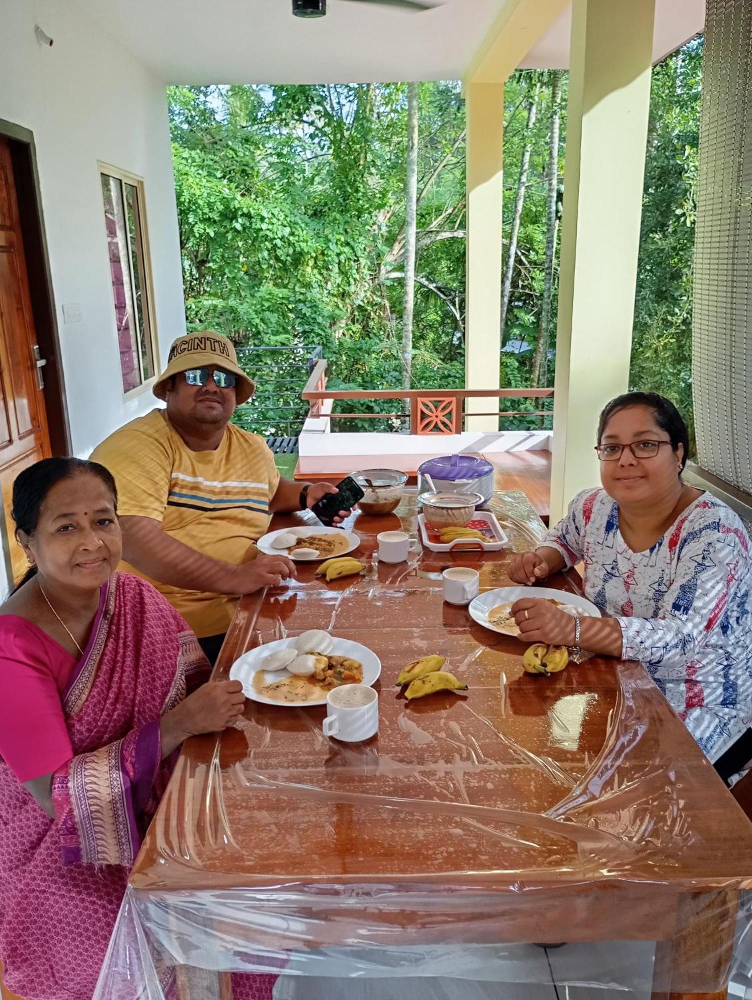 Munroe Vision Panakkattu Homestay Mundrothuruth Exteriör bild